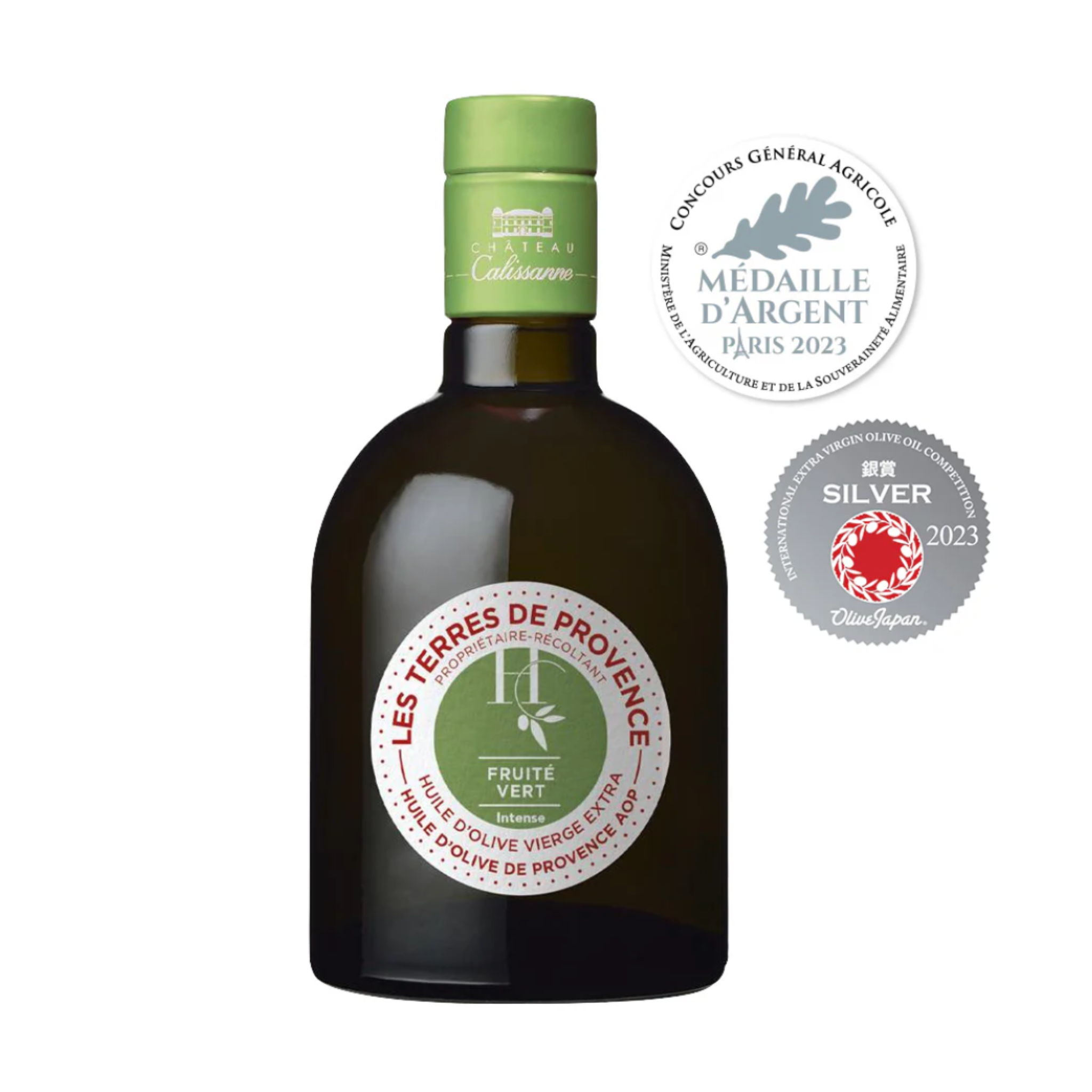 Eine Glasflasche Olivenöl Les Terres de Provence mit den Medaillen, die dieses Olivenöl bei zwei Wettbewerben gewonnen hat.